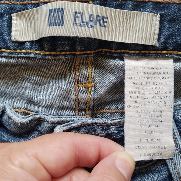 Gap Regular Flare Jeans - Picture 7 of 9